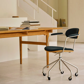 Carl Hansen CH621 Swivel Chair