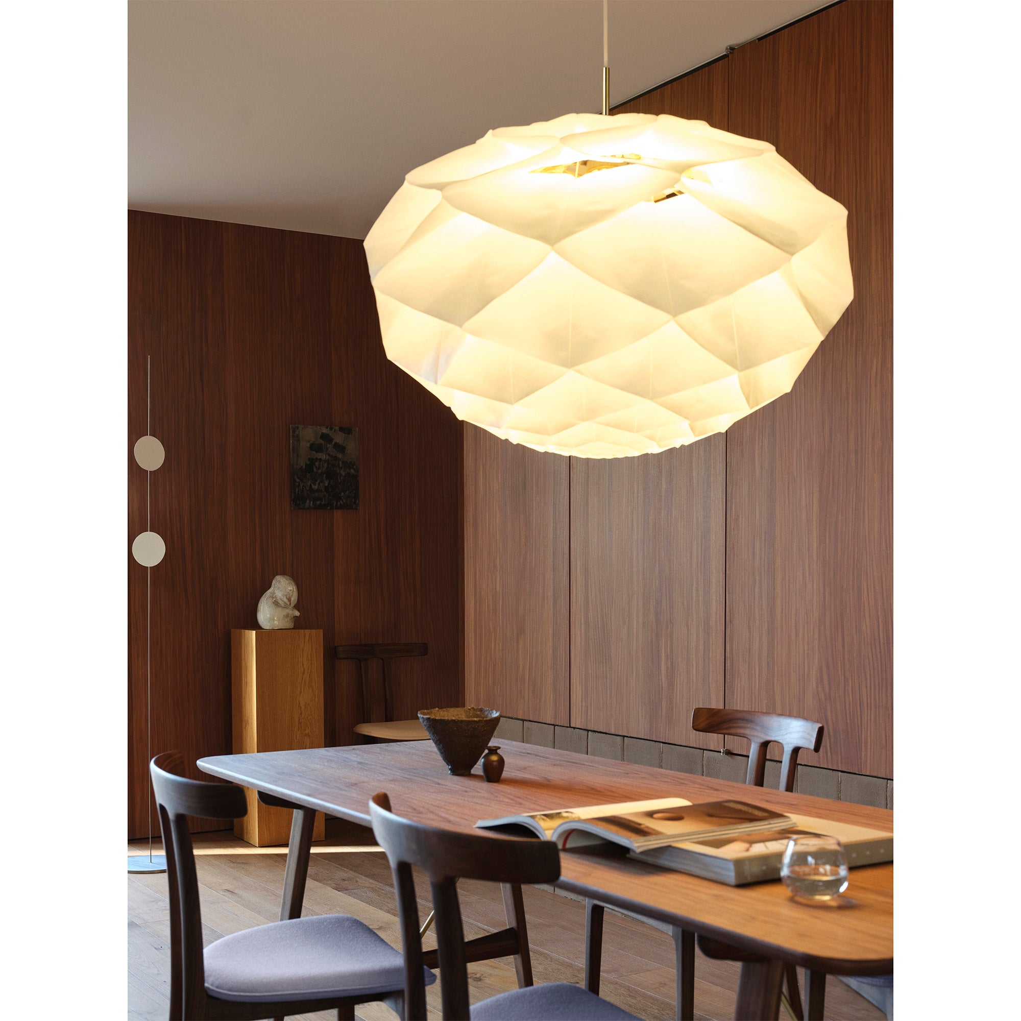 Carl Hansen OS111 Begonya Pendant Light D900mm with BM1160 table and OW58 chair — lifestyle