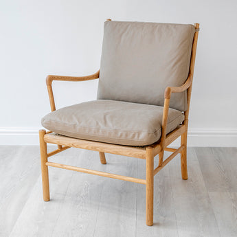 Carl Hansen OW149 Colonial Chair Display