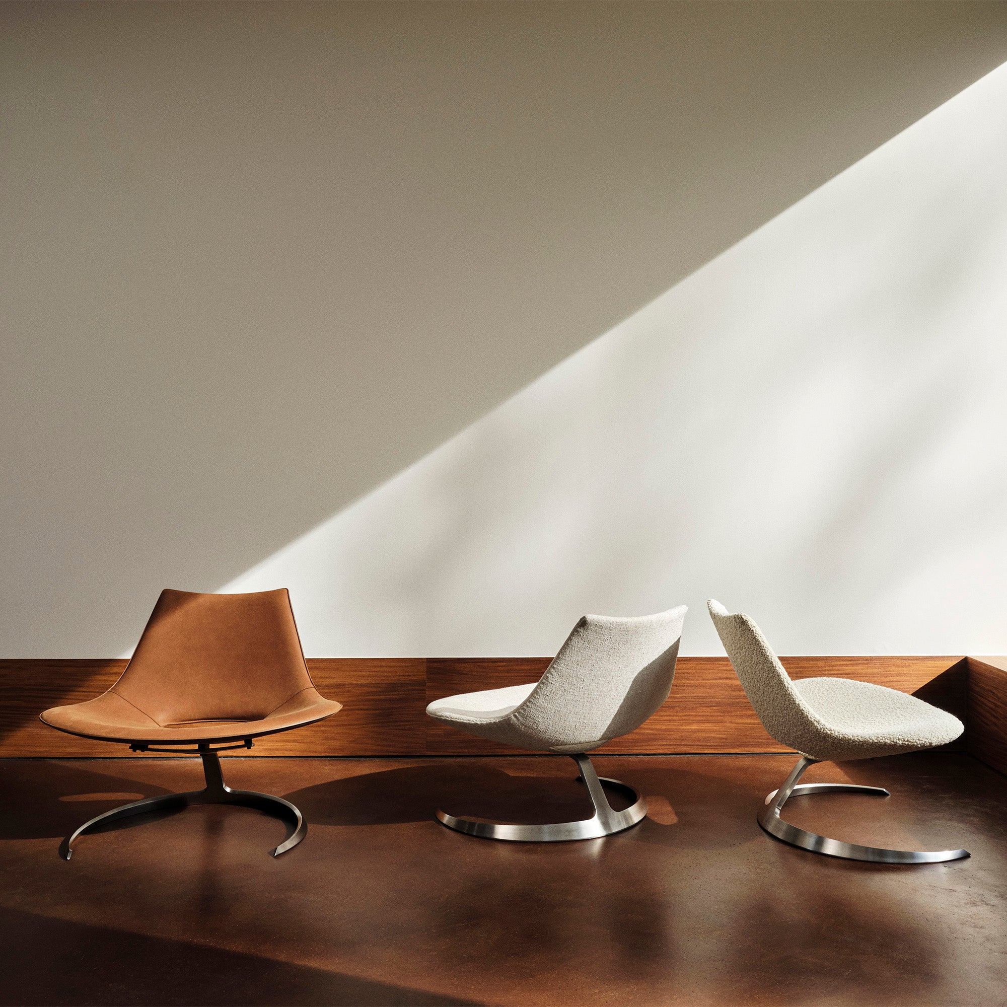 Carl Hansen FK64 Scimitar Lounge Chairs in Antoni, Bute Storr and Terra Soil — lifestyle