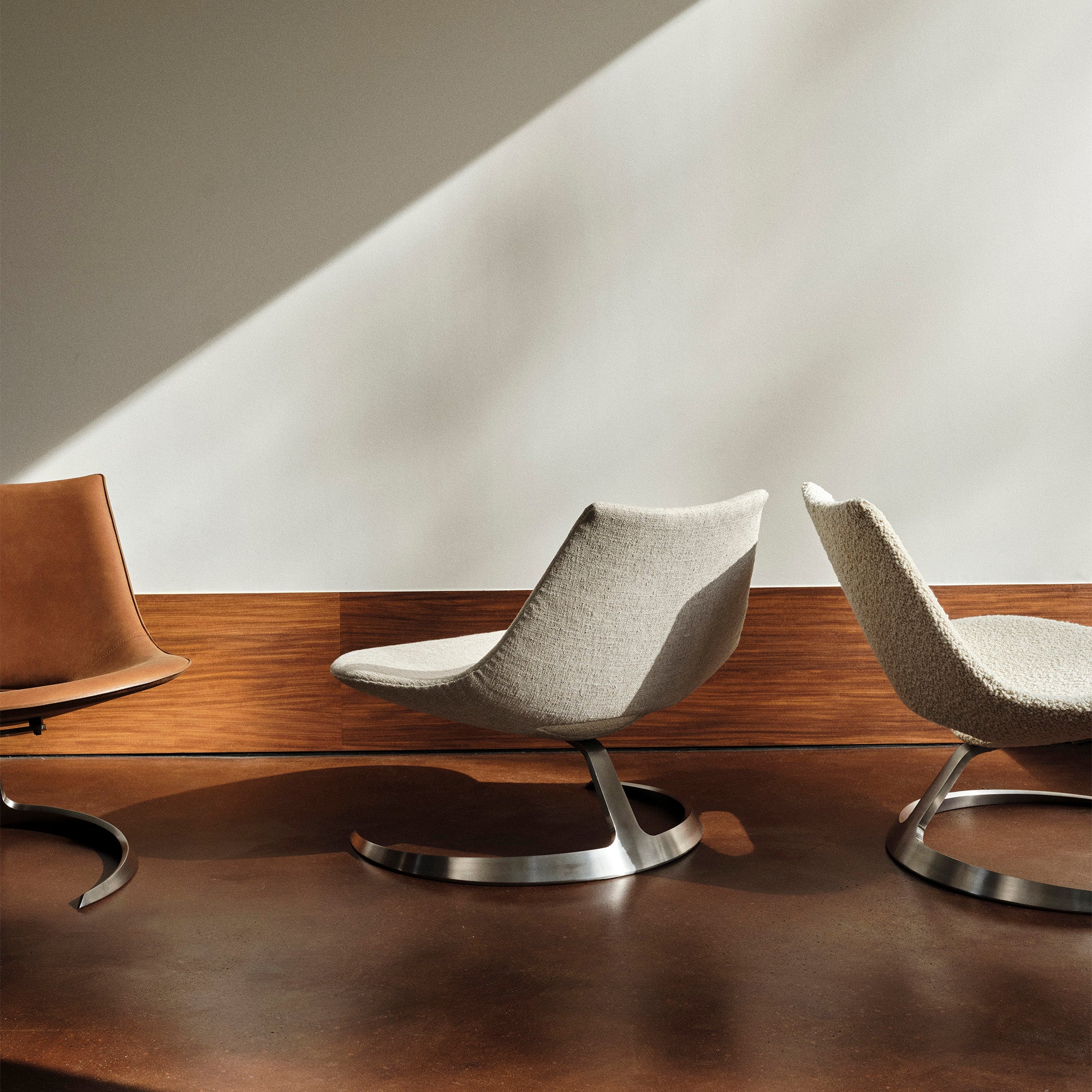 Carl Hansen FK64 Scimitar Lounge Chairs in Antoni, Bute Storr and Terra Soil — lifestyle