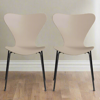 Fritz Hansen 3107 Series 7 Dining Chair Light Beige Coloured Ash Black Legs Set Of 2
