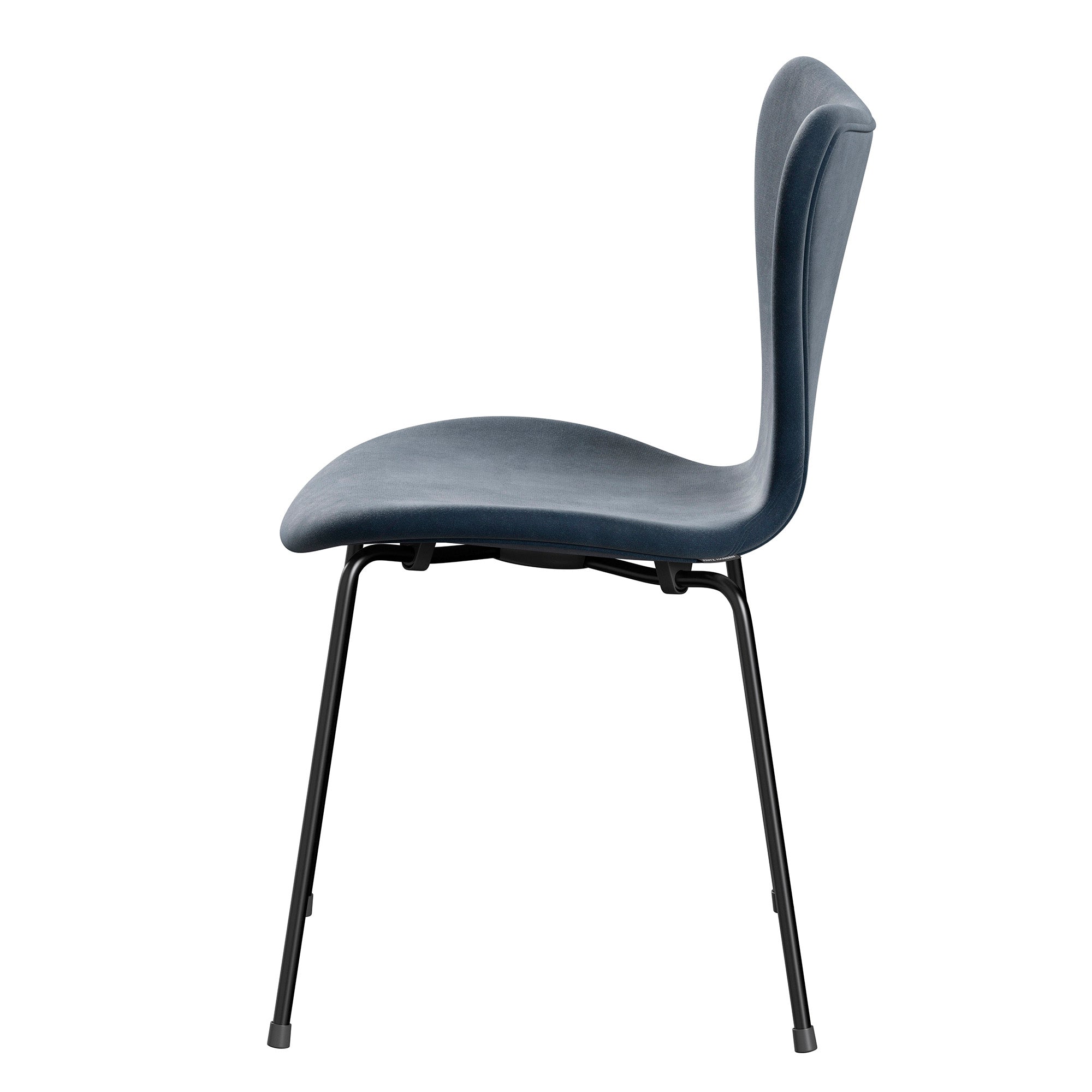 Fritz Hansen 3107 Series 7 Chair Belfast Velvet Grey Blue Black Legs — packshot, detail
