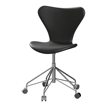 Fritz Hansen 3117 Series 7 Swivel Office Chair Fully Upholstered Essential Leather in Black, Chrome Base — packshot