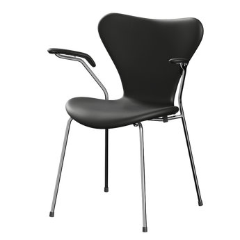 Fritz Hansen 3207 Series 7 Armchair Fully Upholstered Essential Leather in Black, Chrome Base — packshot