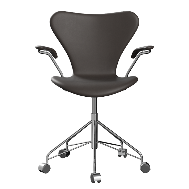 Fritz Hansen 3217 Series 7 Swivel Armchair Essential Leather Fully Upholstered in Dark Brown, Chrome Base — packshot