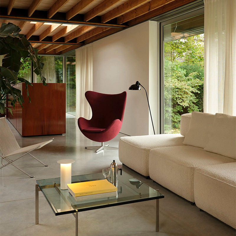 Fritz Hansen Egg Lounge Chair in Sunniva — lifestyle