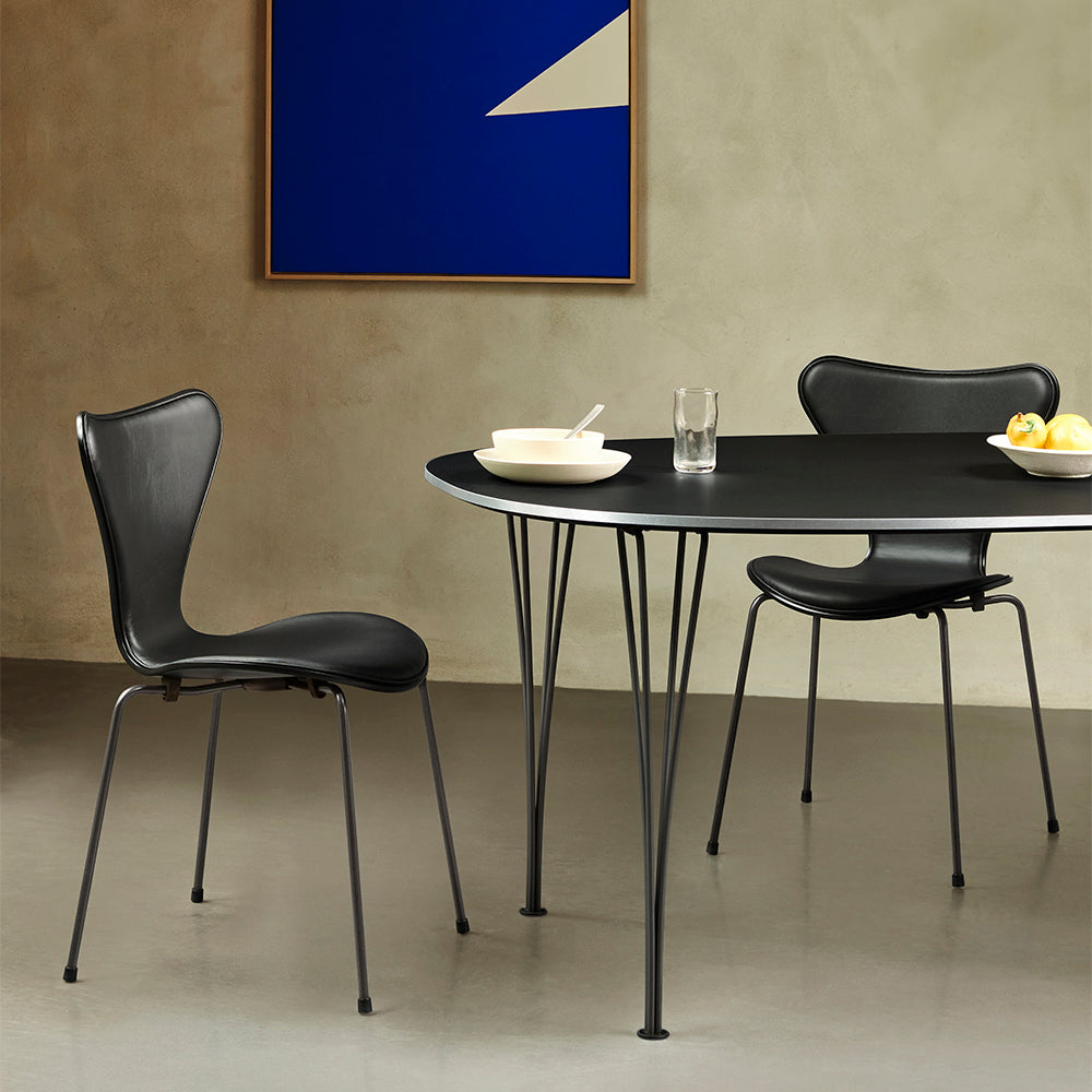 Fritz Hansen Series 7 Chair 3107 in Black — homepage promotion