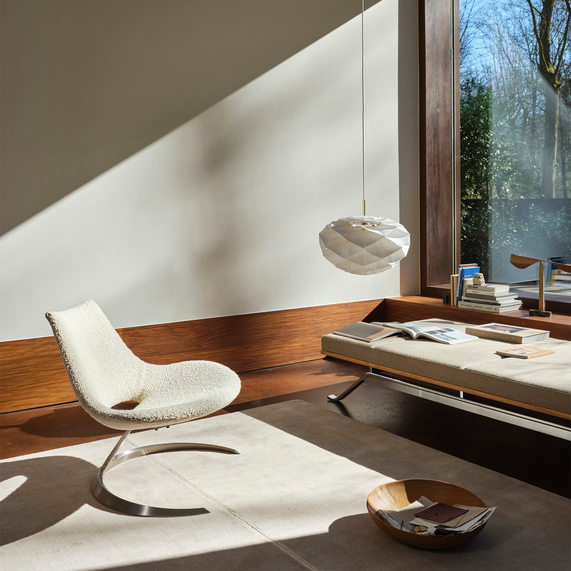Carl Hansen FK64 in Bute Storr 1501 with TK8 and OS11 tables — lifestyle