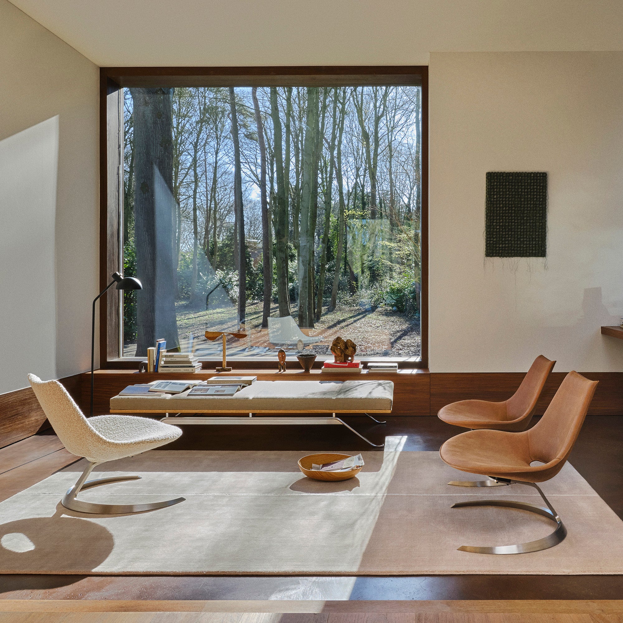 Carl Hansen FK64 Scimitar Lounge Chairs with TK8 and MO320 tables — lifestyle