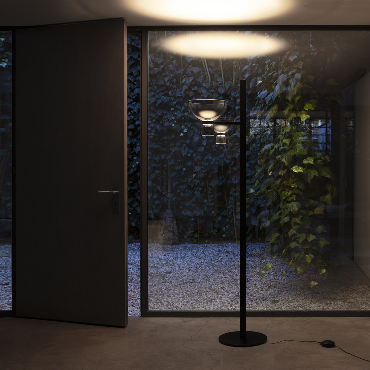 Flos Nocturne Floor Lamp Bowl — lifestyle, ph. Santi Caleca