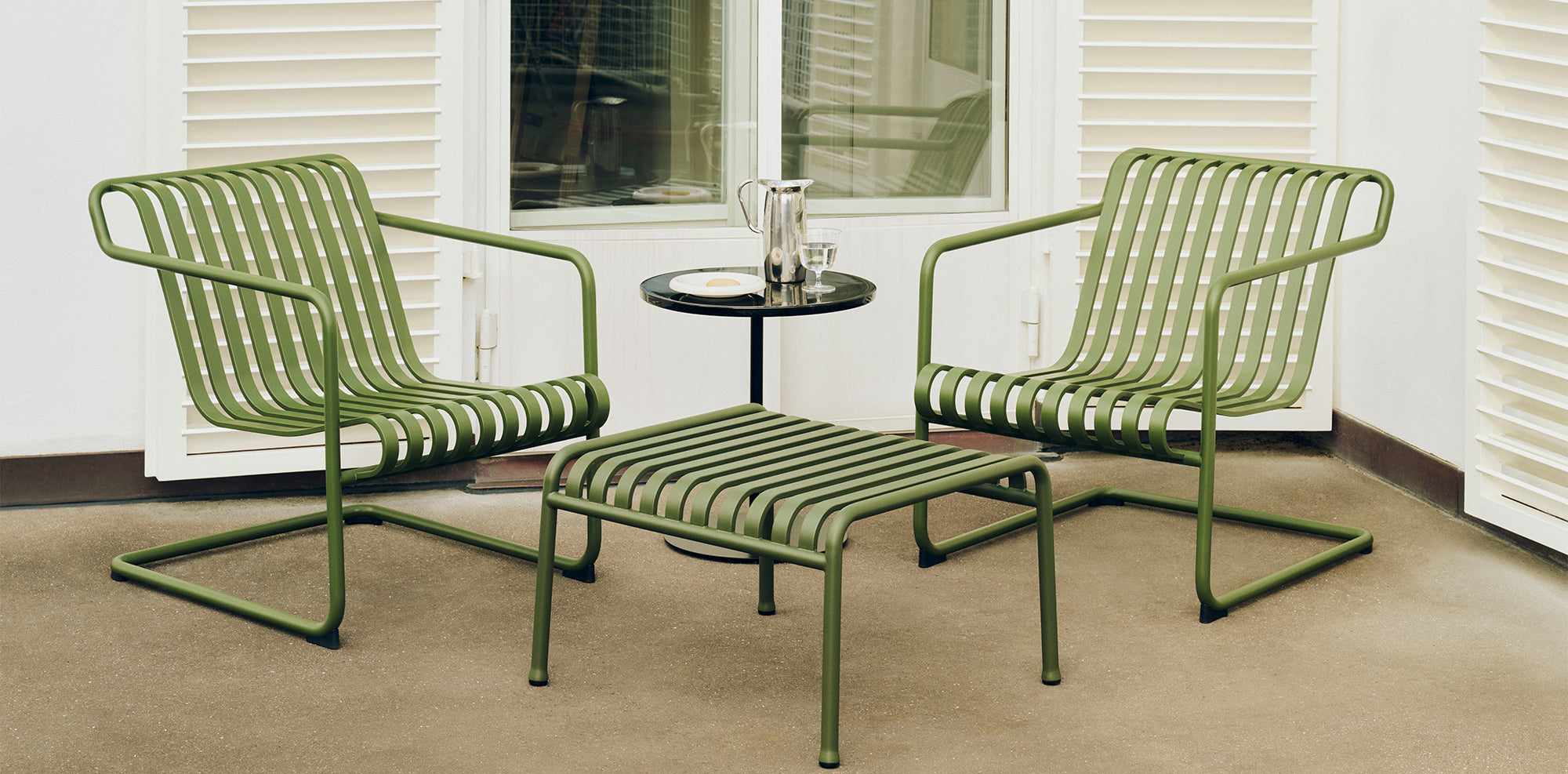 hay palissade cantilever outdoor chairs and table in olive green