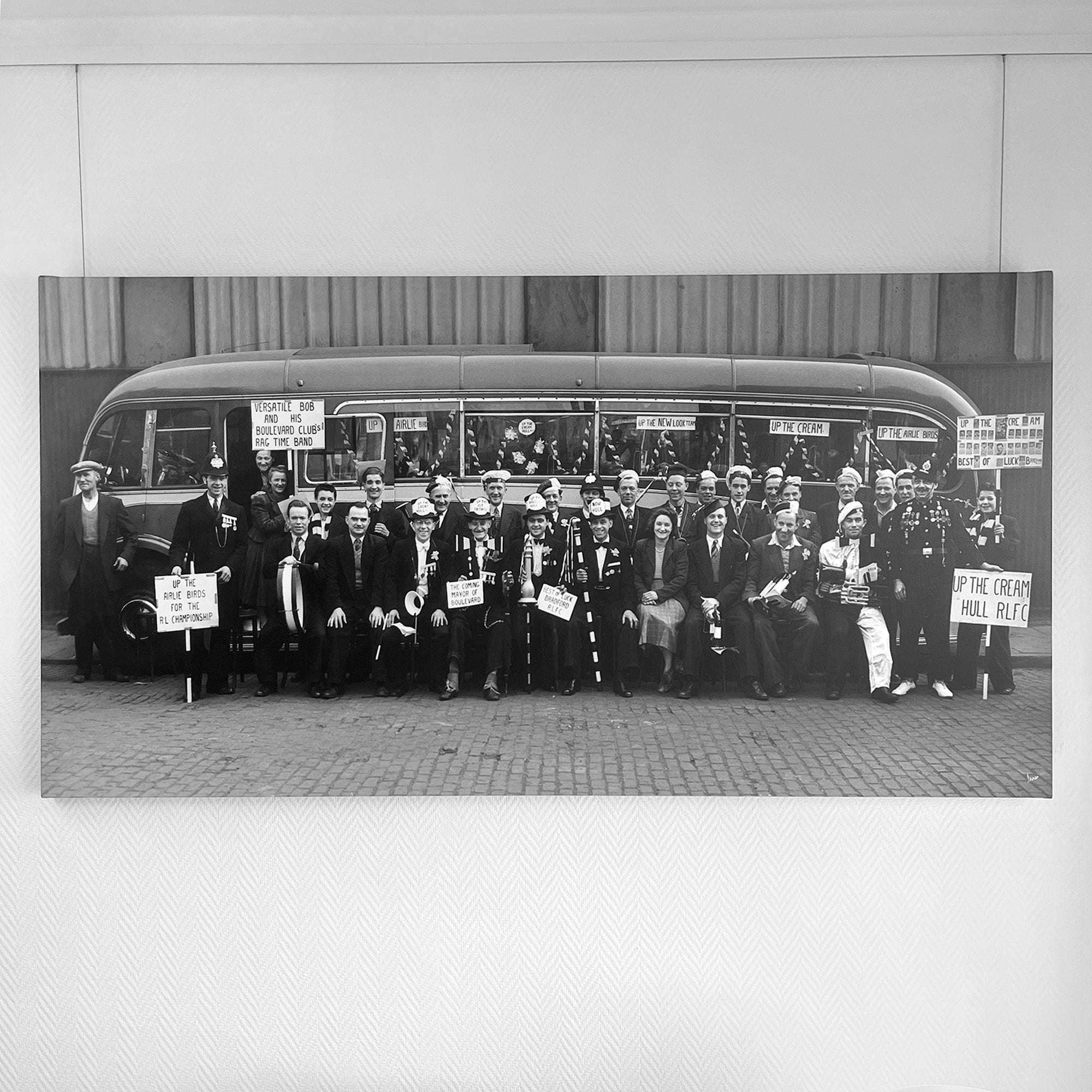 Innes Heritage Hull RLFC Supporters Bus 1952 60x30in Canvas Print — packshot