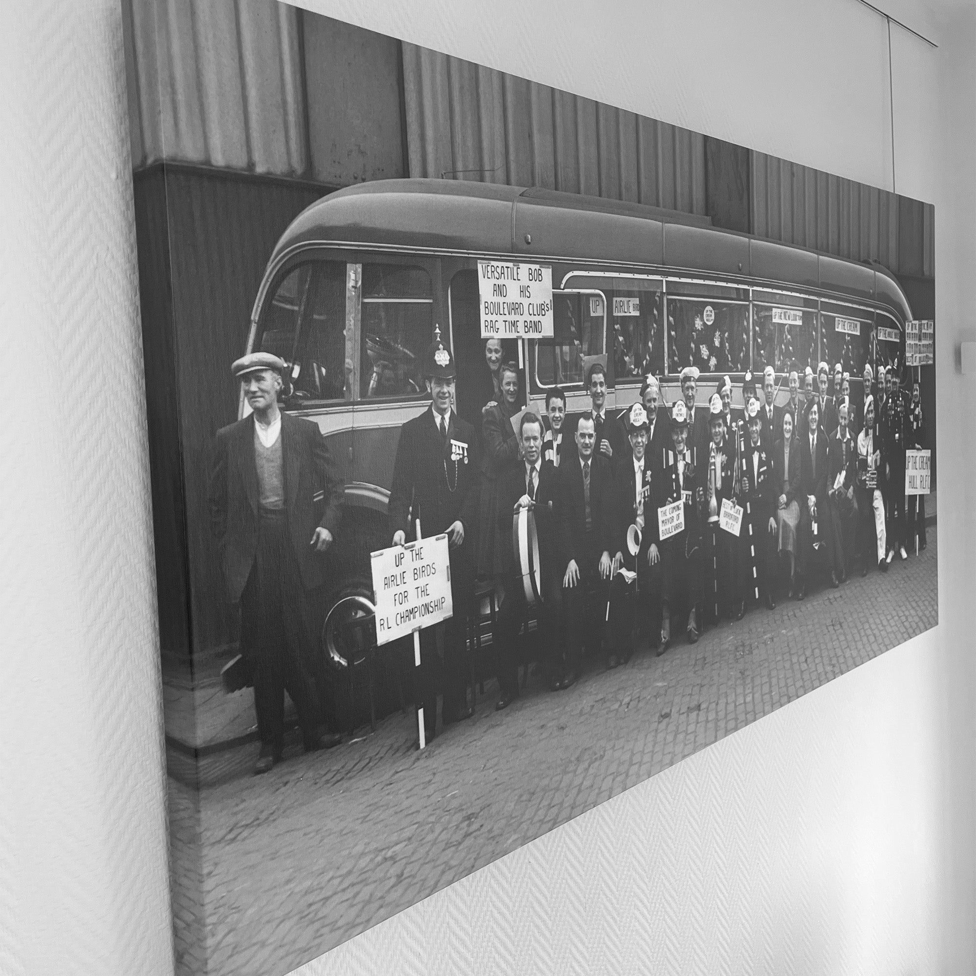 Innes Heritage Hull RLFC Supporters Bus 1952 60x30in Canvas Print — packshot, detail