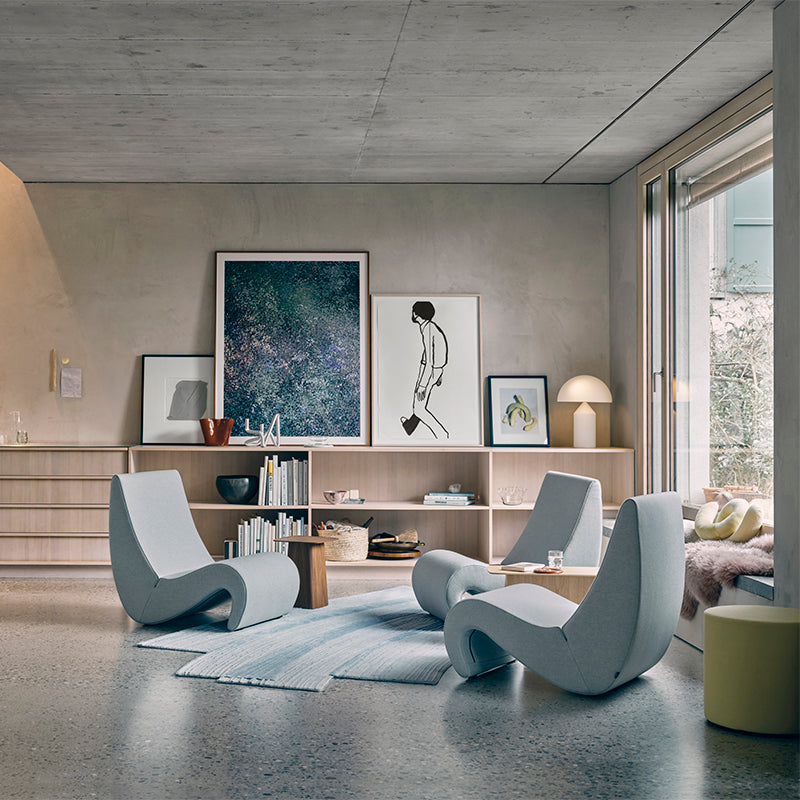Vitra Amoebe Lounge Chair in Cosy 2 Pale Blue — lifestyle