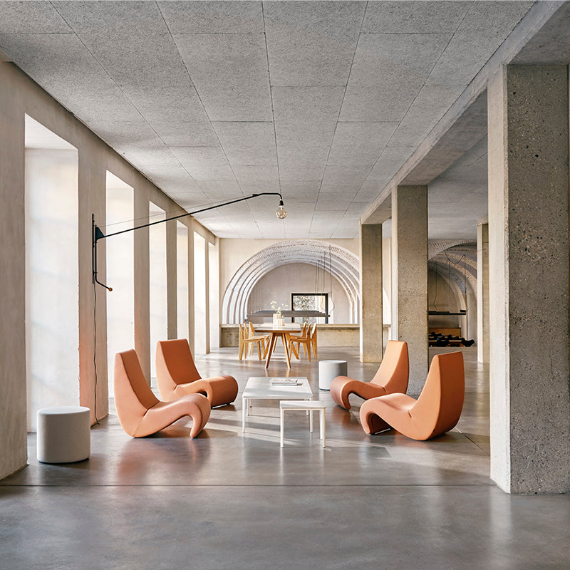 Vitra Amoebe Lounge Chair in Volo Light Coral — lifestyle
