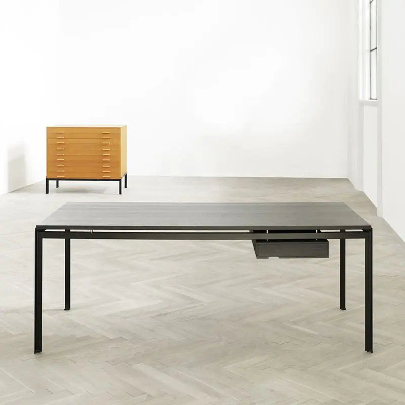 Carl Hansen PK52 Professor Desk – Innes