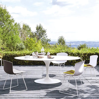 Knoll Saarinen Outdoor Oval Dining Table