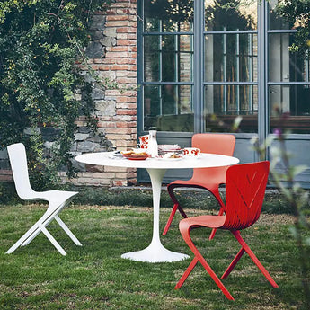 Knoll Saarinen Outdoor Round Dining Table